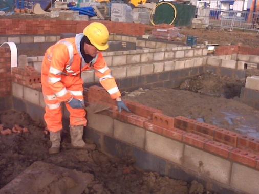 Construction of a row of 4 terraced properties